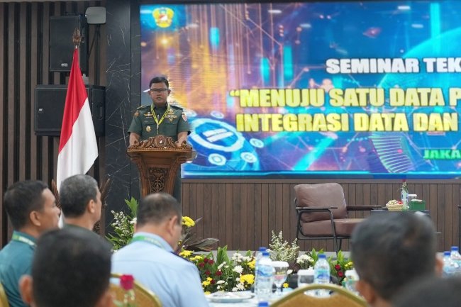 Wujudkan Integrasi Data dan Informasi di Lingkungan TNI AD, Disinfolahtad Gelar Seminar Teknologi Informasi