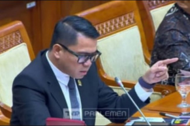 Arteria Dahlan Kembali Bikin Ulah di Komisi III dengan Aksi Tunjuk-tunjuk Sahroni: Simak Faktanya