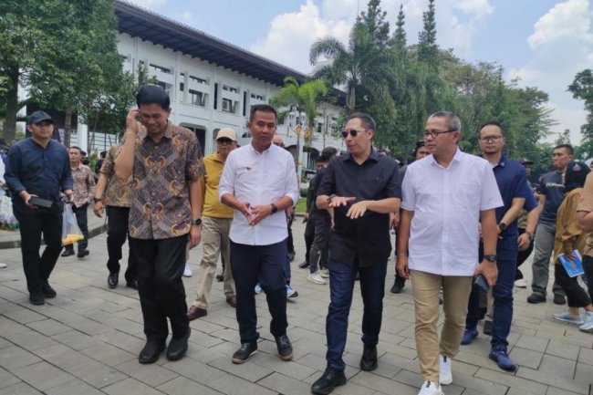 Pj Gubernur Bey Machmudin Sebut GIIAS Bisa jadi Wadah Pembelajaran SMK Otomotif