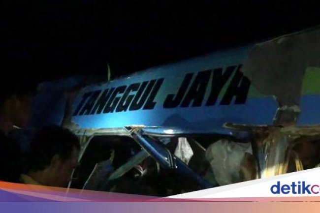 2 Peristiwa Elf Nahas di Jatim: Tertabrak KA dan Terbakar di Magetan