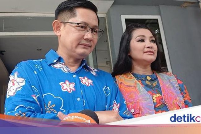 Fitri Carlina Beri Izin Nikah Lagi demi Dapat Momongan, Suami Menolak