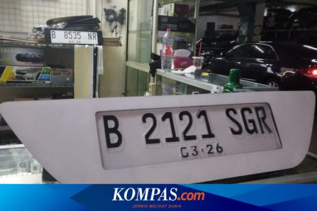 Tukang Pelat Pinggir Jalan Ikut Mencegah Kendaraan Bodong Beredar