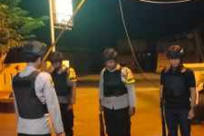 Siap Siaga, Polsek Pontang Polres SerangĀ  Sispam Mako Malam Hari