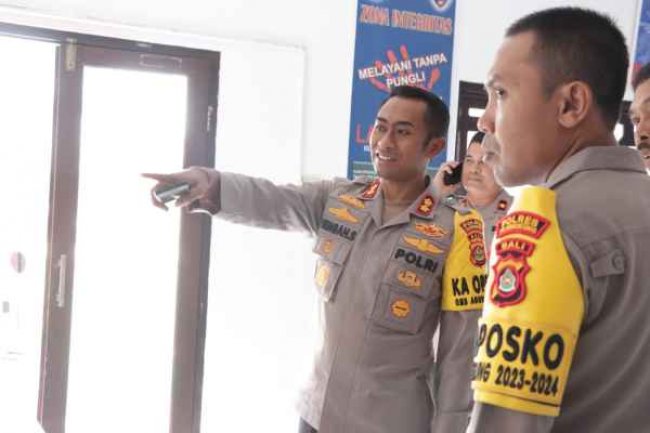 Pastikan Pelayanan Berjalan Maksimal, Kapolres Klungkung Cek Pelayanan Publik