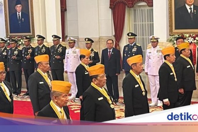Jokowi Lantik Dewan Pimpinan dan Pertimbangan Legiun Veteran RI