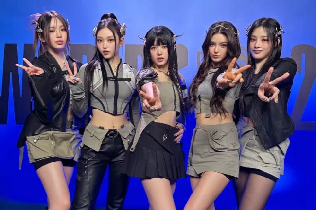 Penampilan NewJeans di LoL World Tuai Kritik Netizen Internasional, KNetz Bereaksi: Itu Agak Kasar...