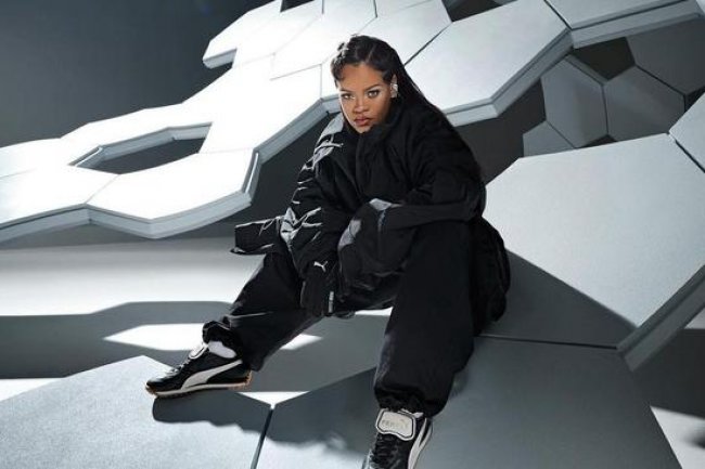 Nyentrik! Rihanna Kenakan Jam Tangan Berlian Rp6,2 Miliar sebagai Gelang Kaki