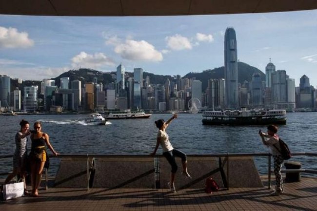 Bankir Hong Kong Pada Nganggur, Investasi Sepi, Bisnis Suram