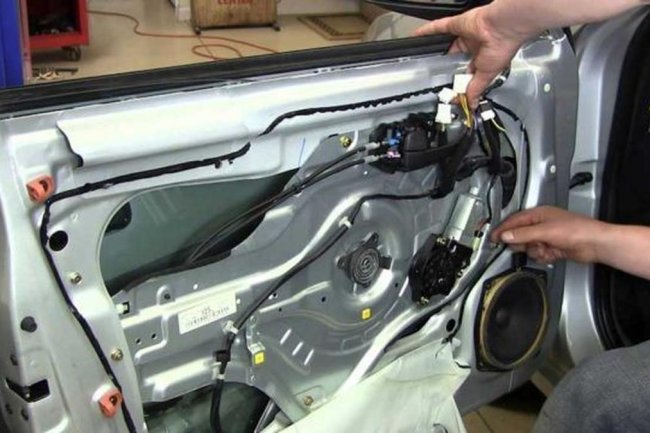 3 Penyebab Power Window pada Mobil Macet