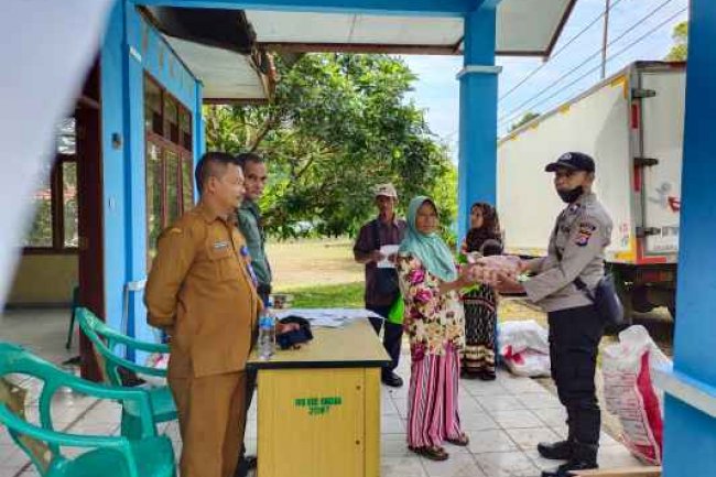 Polsek Panggarangan Polres Lebak Monitoring Penyaluran Bantuan Program Stunting