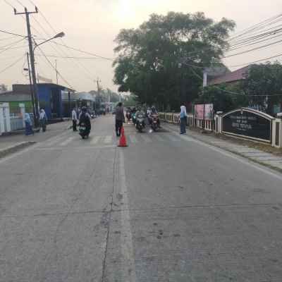 Anggota Polsek Tirtayasa Polres Serang Melaksanakan Gatur Pagi