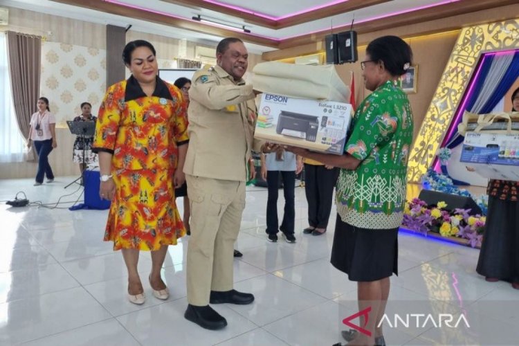 Guru PAUD di Manokwari dibekali pengetahuan teknologi informasi - ANTARA News Papua Barat