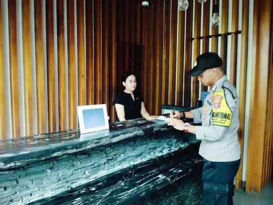 Bhabhinkamtibmas Polsek Cinangka Polres Cilegon  Monitoring Hotel Dan Pantai