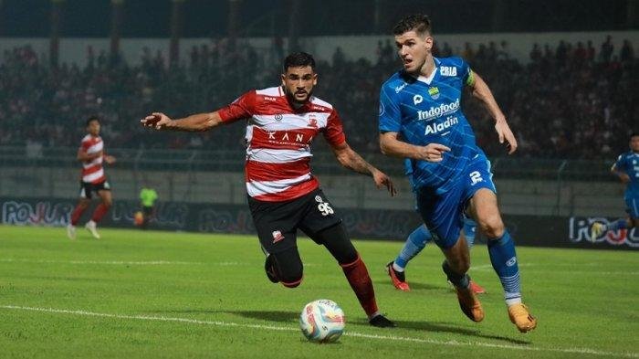 Prediksi Susunan Pemain Persib Bandung vs Arema FC: Daisuke Sato Bugar,  Marc Klok Siap Berlaga