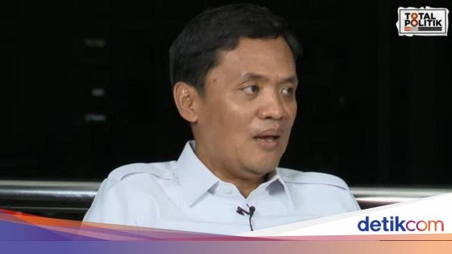 Habiburokhman: Arief Hidayat Seharusnya Mundur dari Hakim Konstitusi