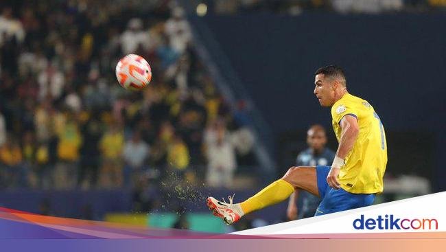 Gol Spektakuler Ronaldo: Lob Jarak Jauh Langsung Masuk ke Gawang!