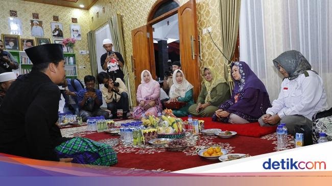 Yenny Wahid Pesan Relawan Santrine Abah Ganjar Berkampanye dengan Hati