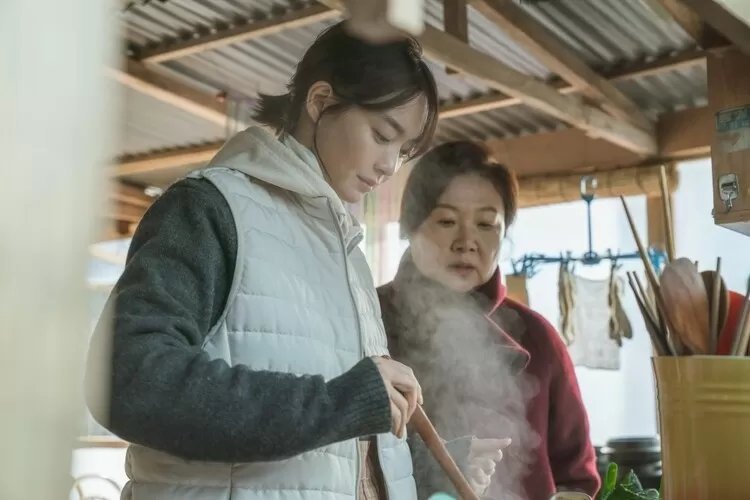 Sinopsis Our Season, Film Korea Mengharukan yang Dibintangi Oleh Shin Min Ah dan Kang Hee Sook