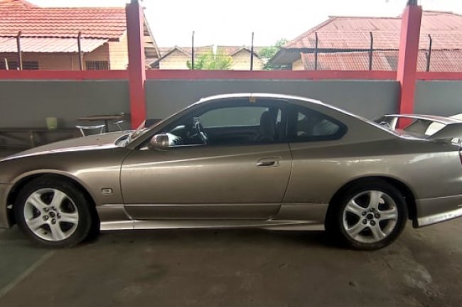 Terpopuler Otomotif: Mobil Langka Dilelang di Indonesia, Harga BBM Turun Lagi