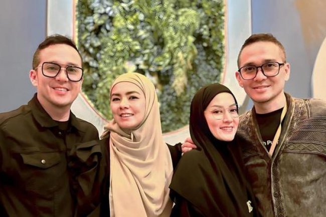 5 Potret Kebersamaan Fadli dan Fadlan Bareng Keluarga, Anaknya juga Kembar Lho
