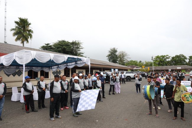 Pemprov Papua Barat Peringati Hari AIDS Sedunia Dengan Jalan Santai