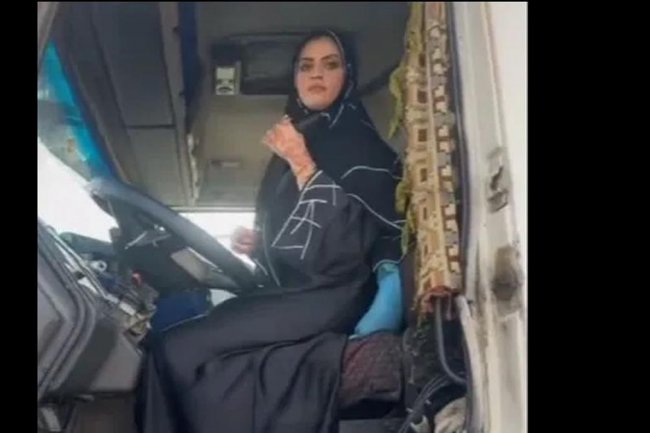 Bosan Naik Mobil Mewah, Wanita Dubai Ini Pilih Gunakan Truk