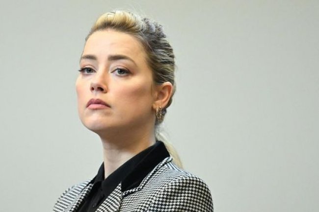 Zack Snyder Heran Ada Orang Tidak Suka Amber Heard