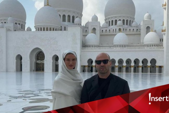 Kunjungi Masjid di Abu Dhabi, Jason Statham Didoakan Masuk Islam