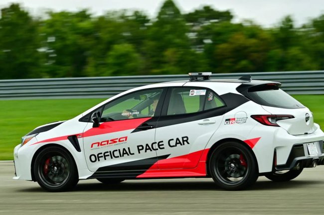 Toyota GR Corolla Jadi Pace Car pada Ajang Balap di AS