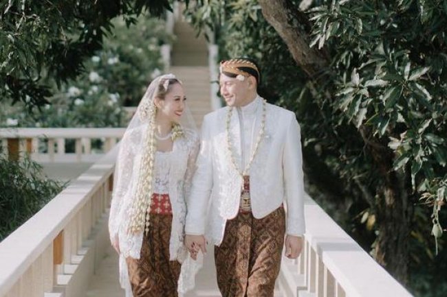 Cerita di Balik Busana Akad Nikah BCL & Tiko, Desainer Sempat Kaget Karena Ini