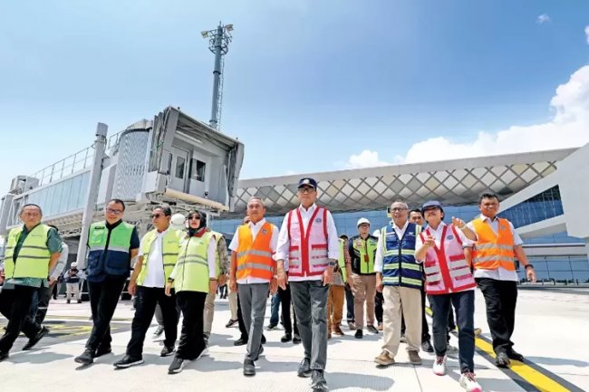 Soft Opening Bandara Internasional Dhoho Dijadwalkan Mundur, Pemkab Kediri Beberkan Perbaikan Akses Jalan Terus Dikebut