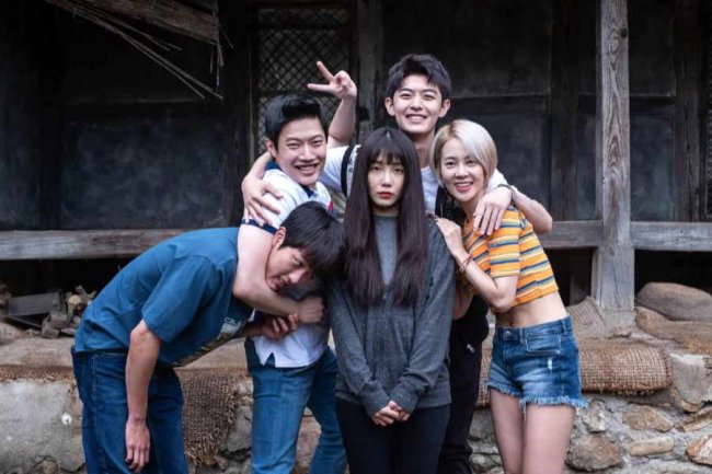 Sinopsis 0.0MHz (2019), Film Horor Korea yang Masih Menarik untuk Dinikmati di Viu