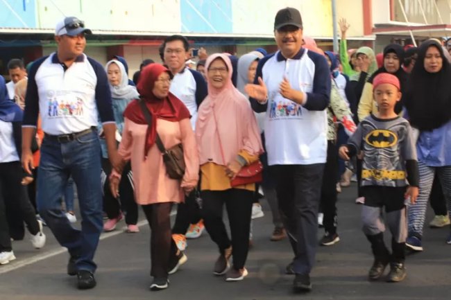 Kota Pasuruan Meriahkan Hari Disabilitas Internasional dengan Jalan Sehat dan Pawai Mobil Hias