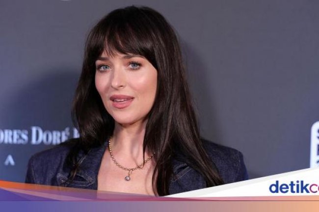 Dakota Johnson Tidur 14 Jam Sehari, Hidup Lebih Produktif