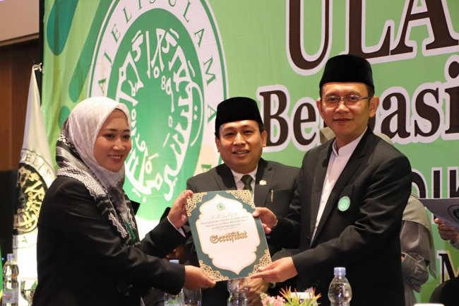 MUI Wisuda 39 Ulama Tafsir Berbasis Teknologi Informasi di Bekasi