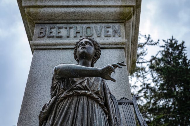 Peristiwa 16 Desember: Kelahiran Ludwig van Beethoven, Komposer Legendaris Asal Jerman yang Tunarungu