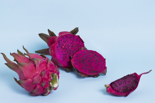 Ini Dia 8 Kandungan Nutrisi dan Manfaat Buah Naga Merah untuk Ibu Hamil yang Wajib Diketahui!