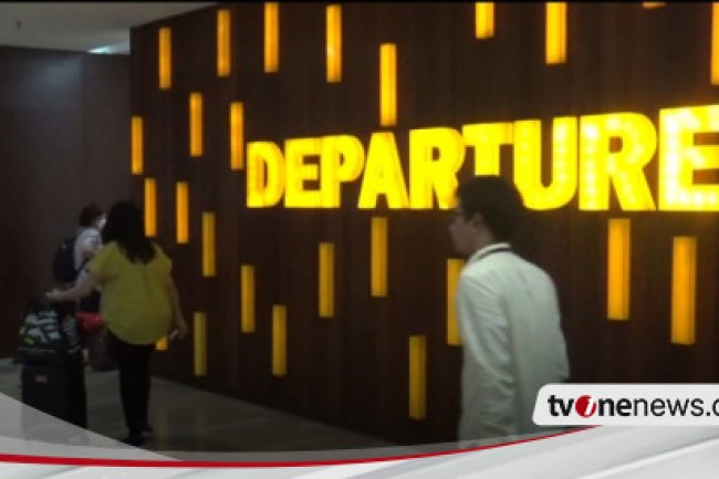 Jelang Arus Mudik Nataru , Bandara Internasional Hasanuddin Himbau Penumpang Pakai Masker