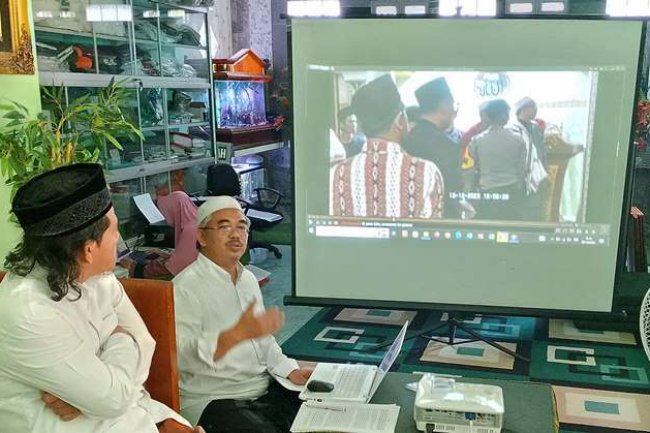 Ahli Waris dan Takmir Baru Al Muttaqun Manisrenggo Kembali Gelar Jumpa Pers, Gunakan Hak Jawab Bantah Peristiwa Adu Jotos di Masjid