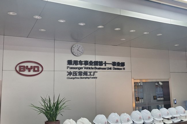 Dari Dekat: Canggihnya Pabrik Mobil Listrik BYD di China, Semua Lini Produksi Pakai Robot