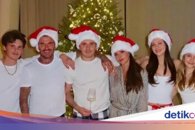 Foto Natal Keluarga Beckham, Victoria dan Menantu Disebut Masih Tidak Akur