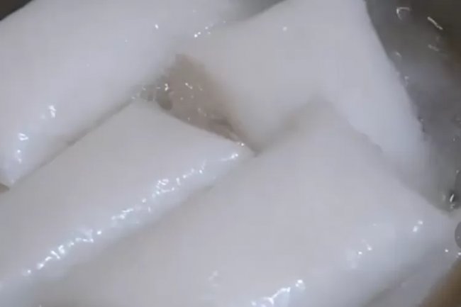 Sering dianggap makanan sehat, lontong justru bisa sebabkan kanker hingga kemandulan jika dimasak dengan cara ini