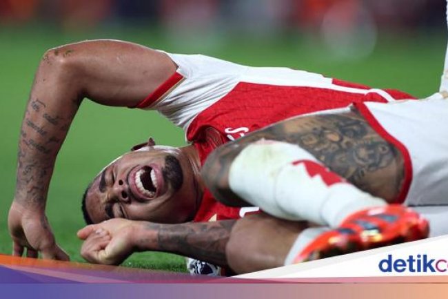 Arsenal Kalah dan 'Dihajar' Meme Gajah Jatuh dari Pohon!