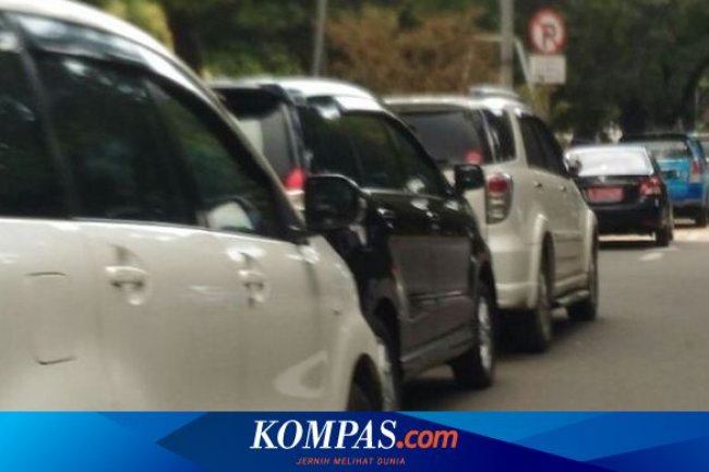 Begini Cara Mudah Parkir Mobil Paralel