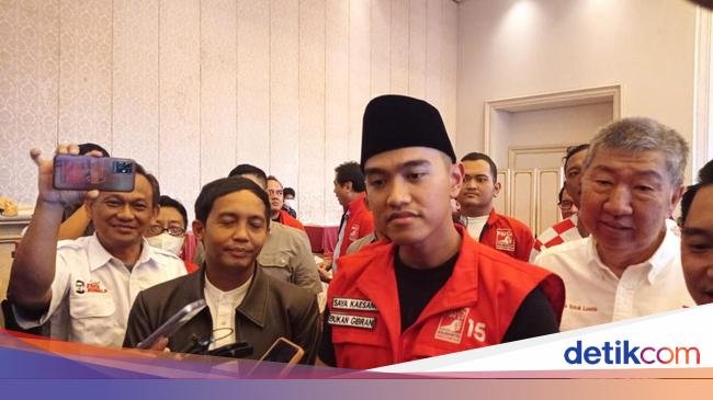 Santainya Jawaban Kaesang saat Ditanya Isu e-KTP hingga Politik Dinasti