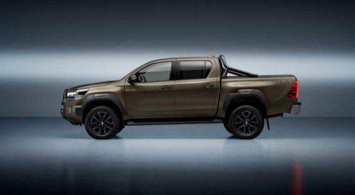 Truk Pick-Up Toyota Hilux Hadirkan Sistem Hybrid Ringan Jelang Peluncurannya di Pasar Otomotif 2024 Mendatang