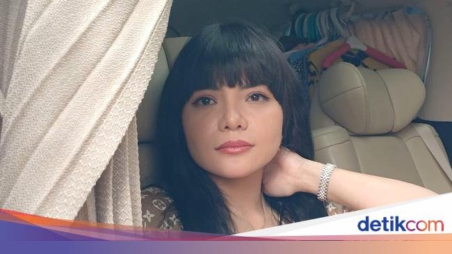 Dinar Candy Emosi Karier dan Nama Rusak