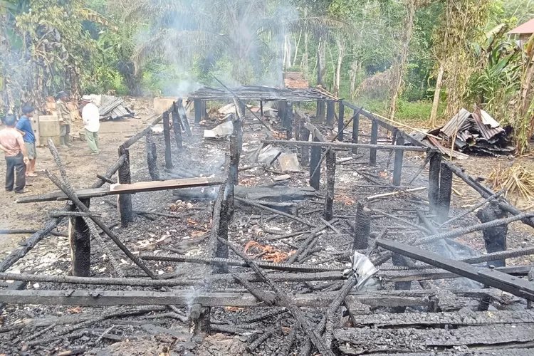Satu Unit Rumah di Muarojambi Terbakar, Kerugian Ditaksir  Hingga Seratus Juta