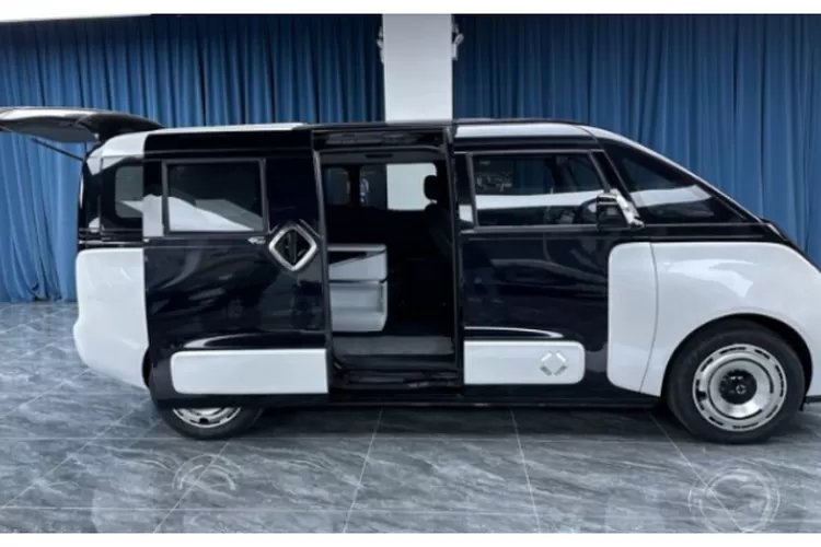 Minim Desain dan Fitur! Mobil Listrik Minivan Haima EX-00 Lakukan Debut Globa di 2024