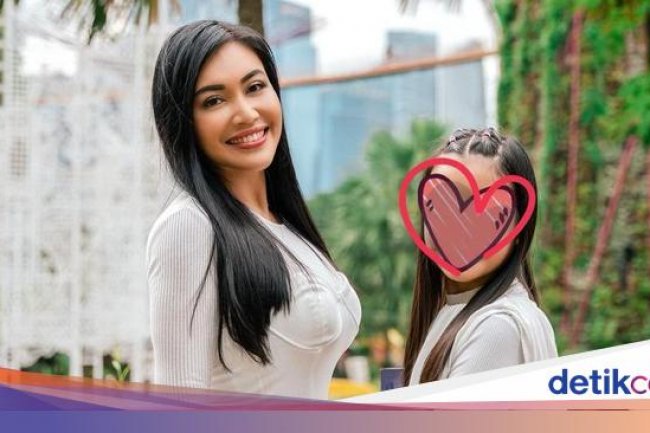 Alasan Denada Masih Sembunyikan Wajah Anak
